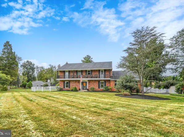 2492 Greensward S, Warrington, PA 18976