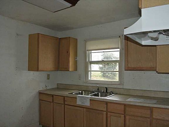 3rd image of 212 Dumville Ln
