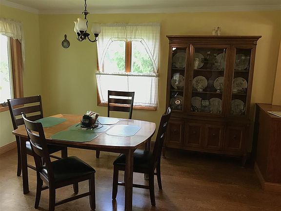 Alternate dining area view