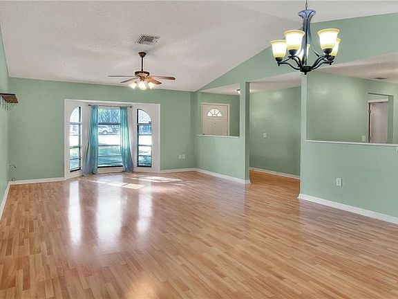 5th image of 5317 Doehring Ln