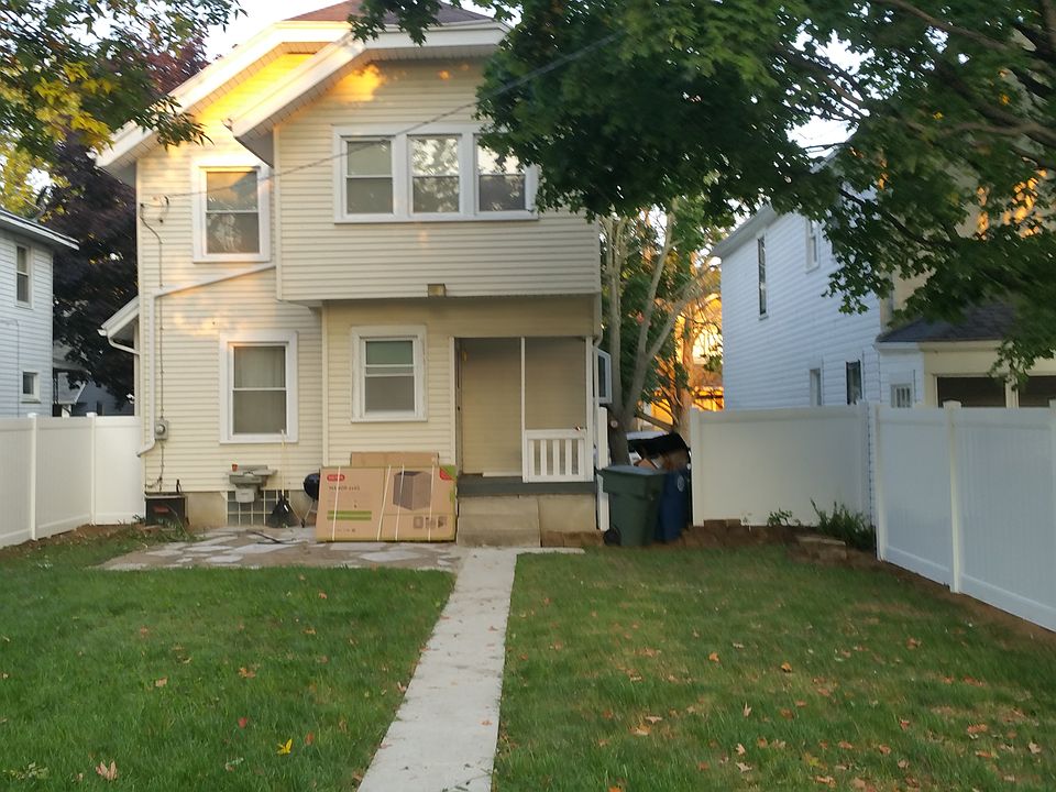 2nd image of 1244 Carlisle Ave