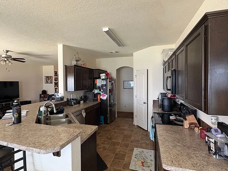 6705 Black Springs Dr — Photo 5