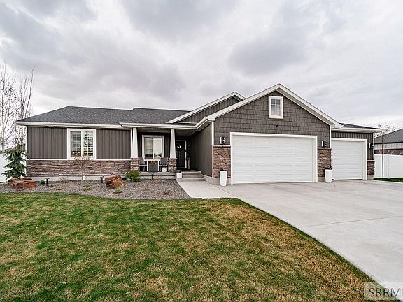 3rd image of 5096 Adobe Dr