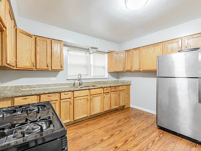 7637 S Essex Ave #2 — Photo 8