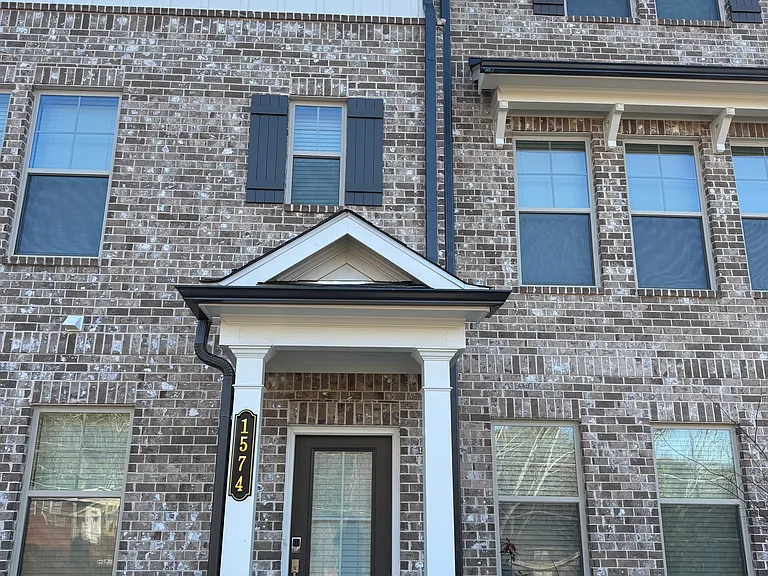 1574 Halbrook Pl SW — Photo 1