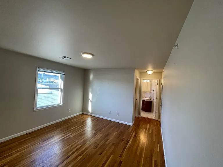 120 South St — Photo 9