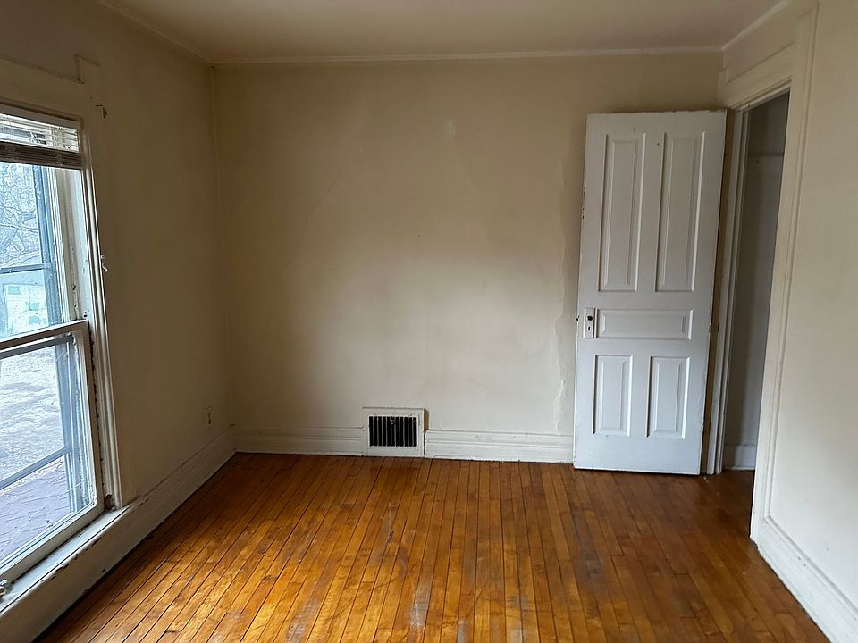 1st image of 841-843 E Milwaukee St