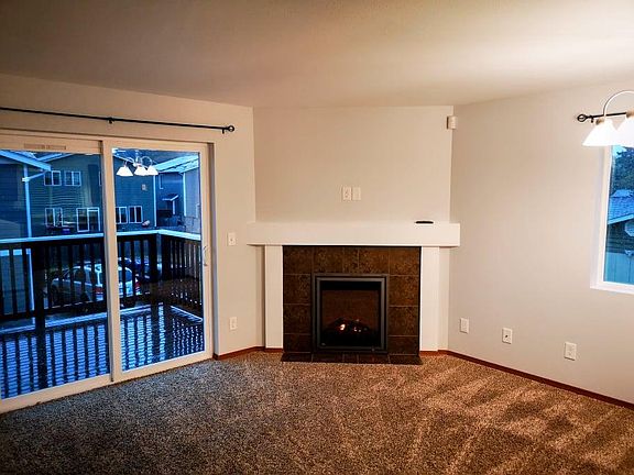 3rd image of 8612 9th Ave E
