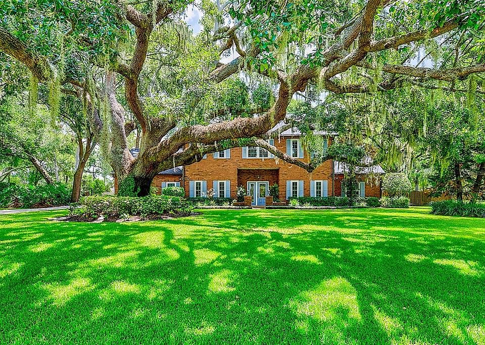 1st image of 807 CENTERBROOK DRIVE