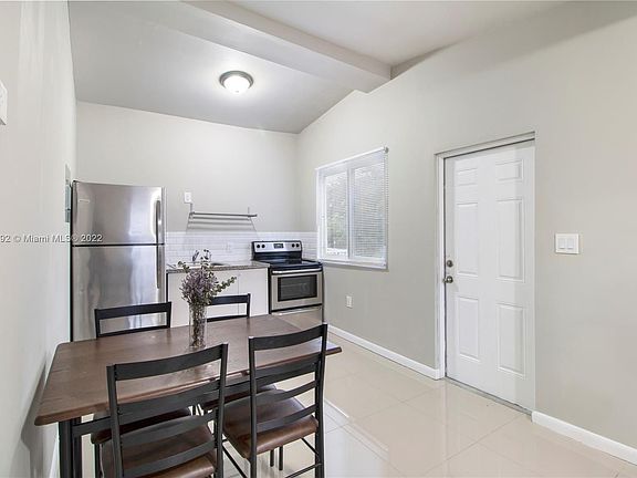 4th image of 268 NW 34th St APT 8