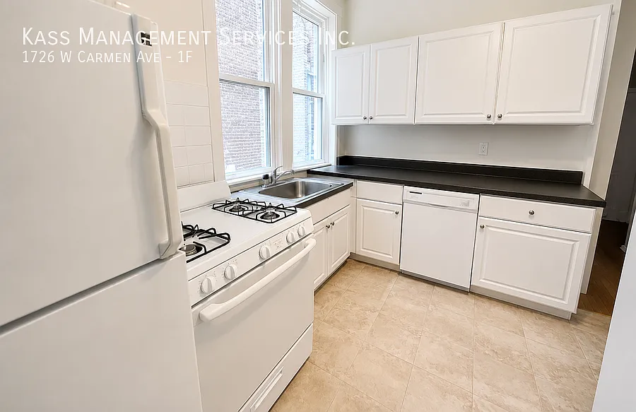 1726 W Carmen Ave #1F