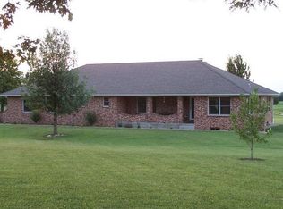 1270 10th Rd, Burlington, KS 66839