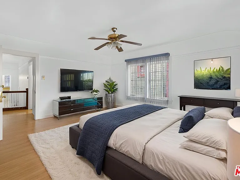 2215 W 21st St — Photo 34