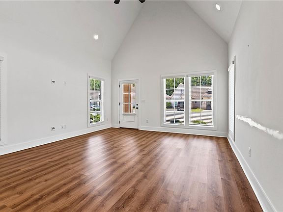 5th image of 1299 Burrow Cir