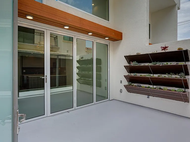900 Wilshire Blvd #1 — Photo 8