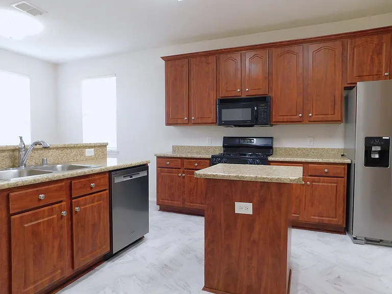 2701 Clark Dr — Photo 15