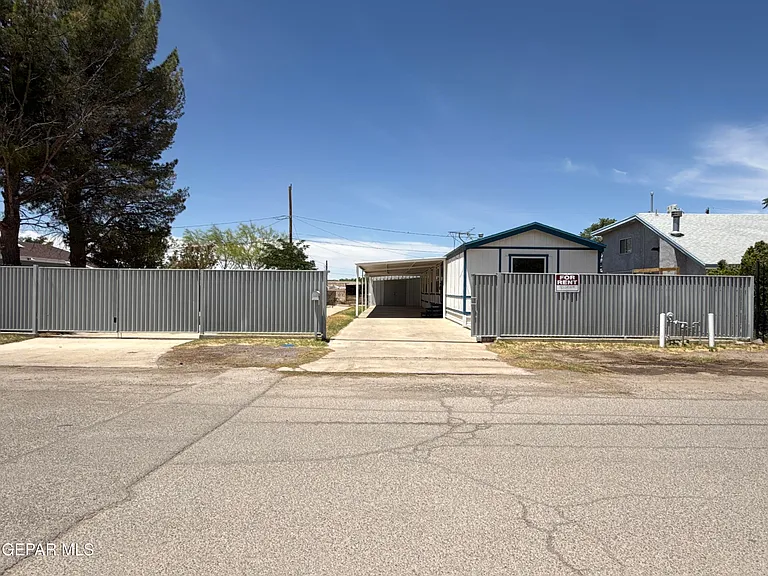 5941 Sixta Dr — Photo 2