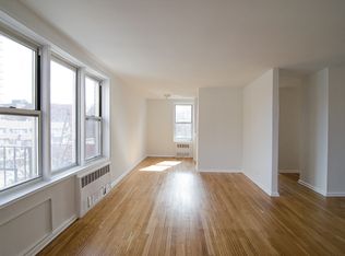 142-02 Bowne St, Flushing, NY 11355