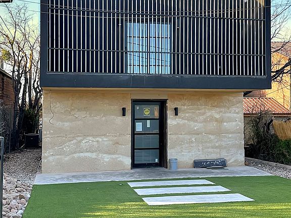 4th image of 1905 Beaty Rd