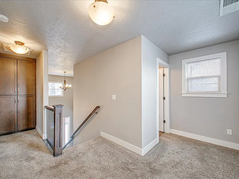 3313 Dewey St — Photo 22