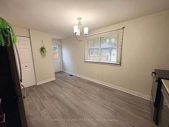 5th image of 433 Lee Ave
