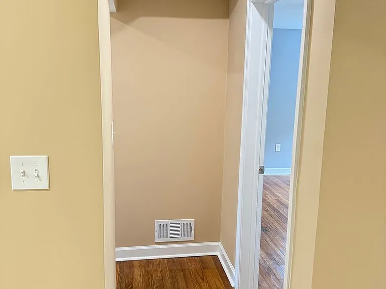 8804 Bradford Rd — Photo 18