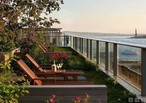 Rented by LG Fairmont Group | media 21