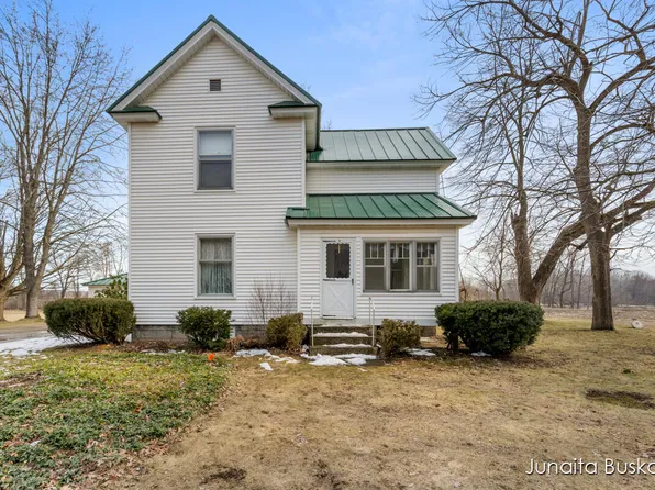 17206 32nd Ave, Coopersville, MI 49404