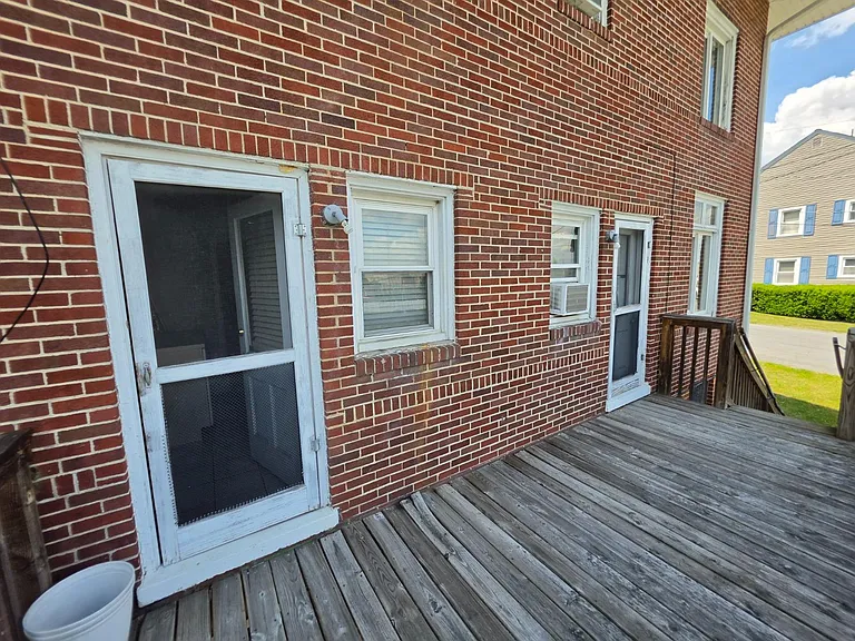 109 Virginia St — Photo 13