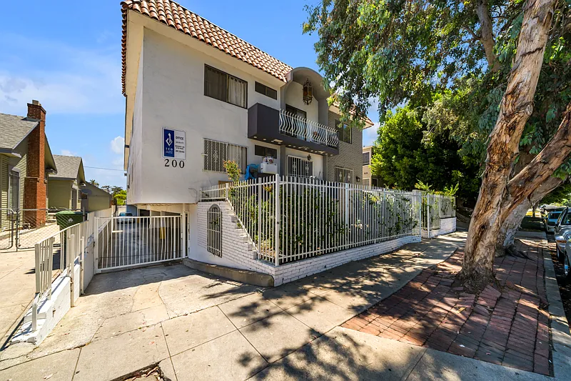 1 bed, 750 sqft, $1,850 — Photo 2