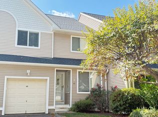 60 Florence Way #60, Farmington, CT 06032