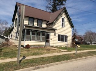 705 Fountain St, Mineral Point, WI 53565