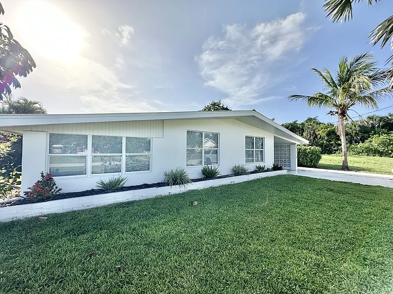 27304 Buccaneer Dr — Photo 1