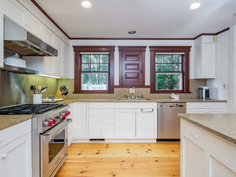 53 Meetinghouse Ln — Photo 15