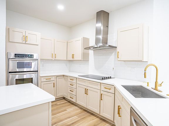 2nd image of 7625 Shadow Wood Dr