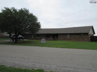 1413 Sioux Ln, Burkburnett, TX 76354