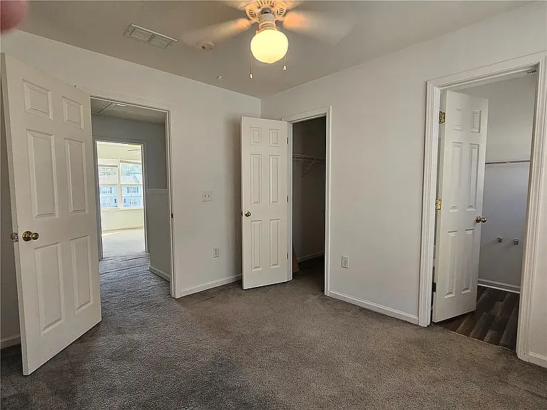 128 University Village Dr #C — Photo 7