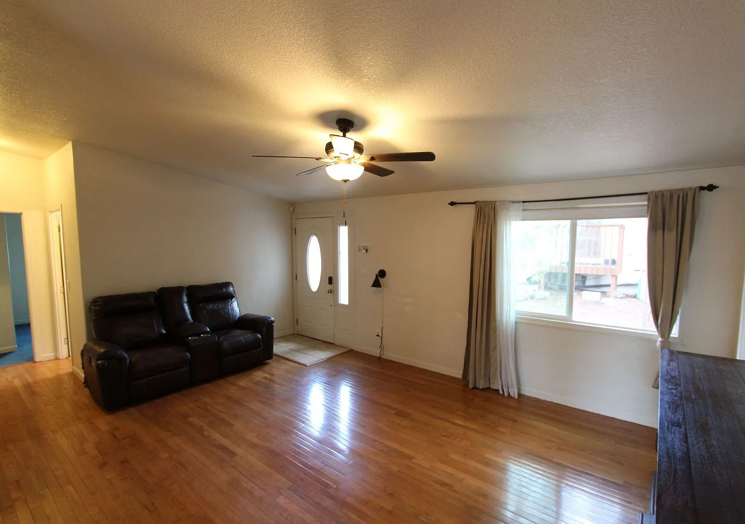 3 bed, 1344 sqft, $2,700 — Photo 4