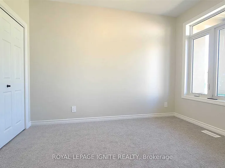 98 Athabaska Dr — Photo 8