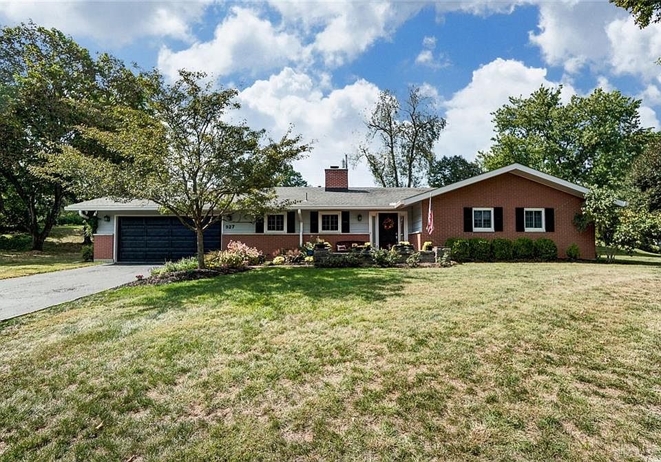 1st image of 927 Cranbrook Ct