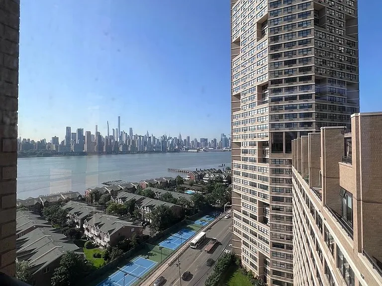 7004 Boulevard East #29D — Photo 2
