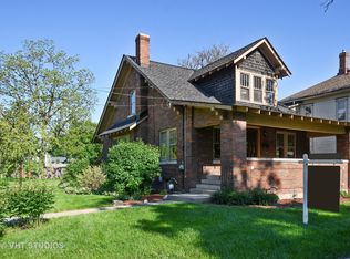 418 S Hough St, Barrington, IL