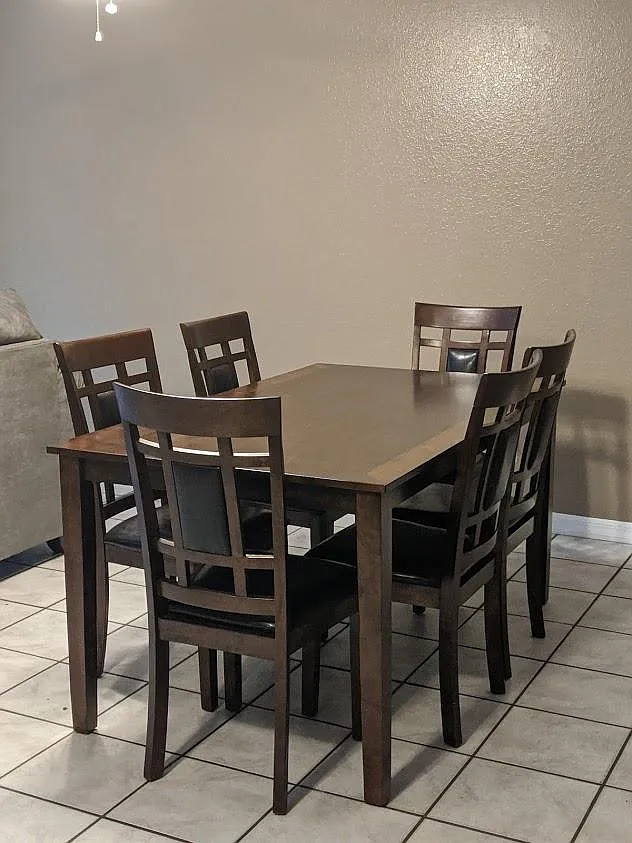 3 bed, 1124 sqft, $2,000 — Photo 2