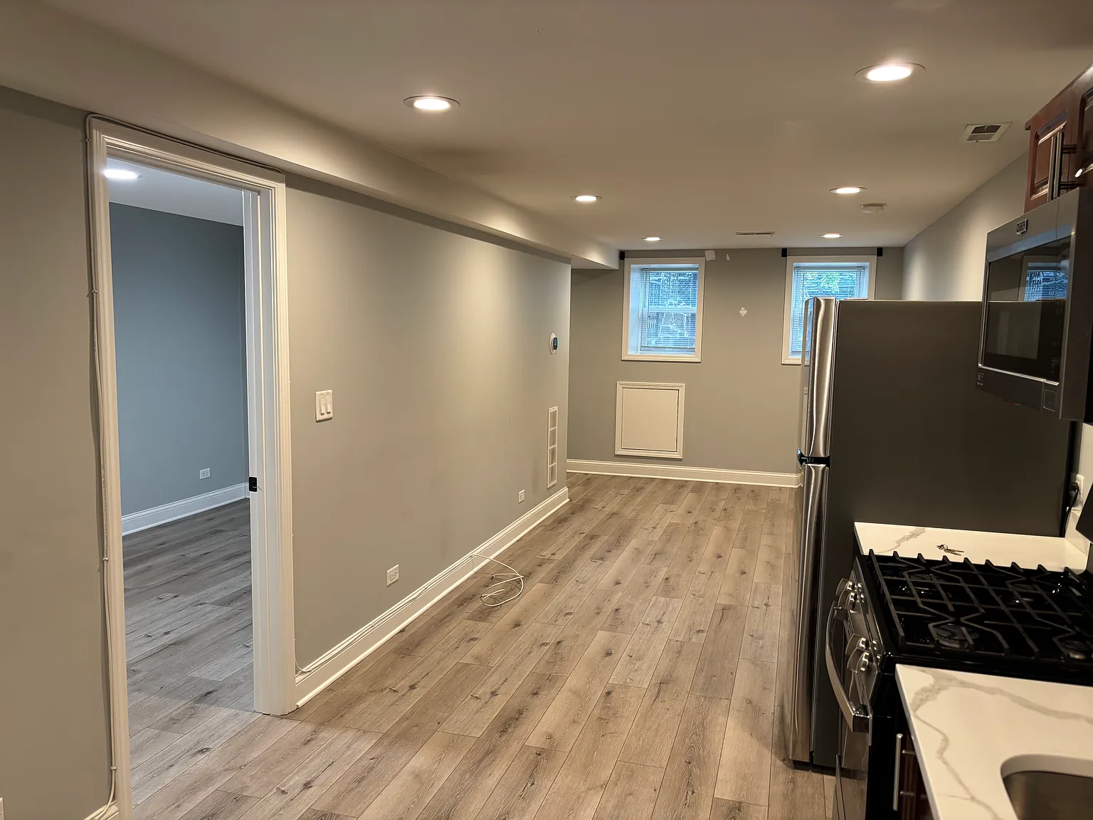2324 W Shakespeare Ave — Photo 2