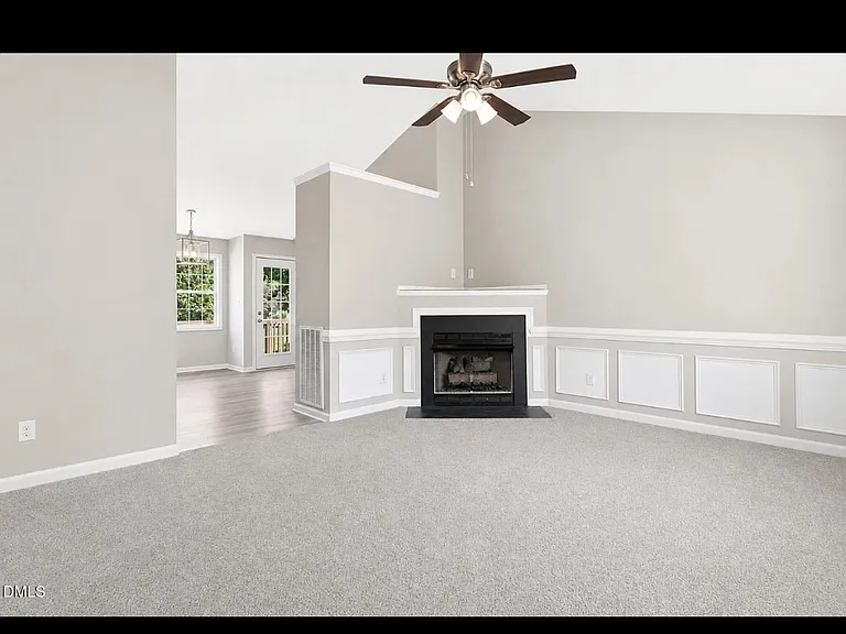 114 Serenity Dr — Photo 2