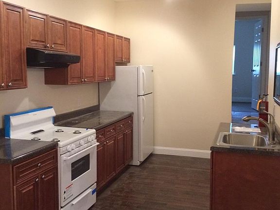 4th image of 527 Snyder Ave #1