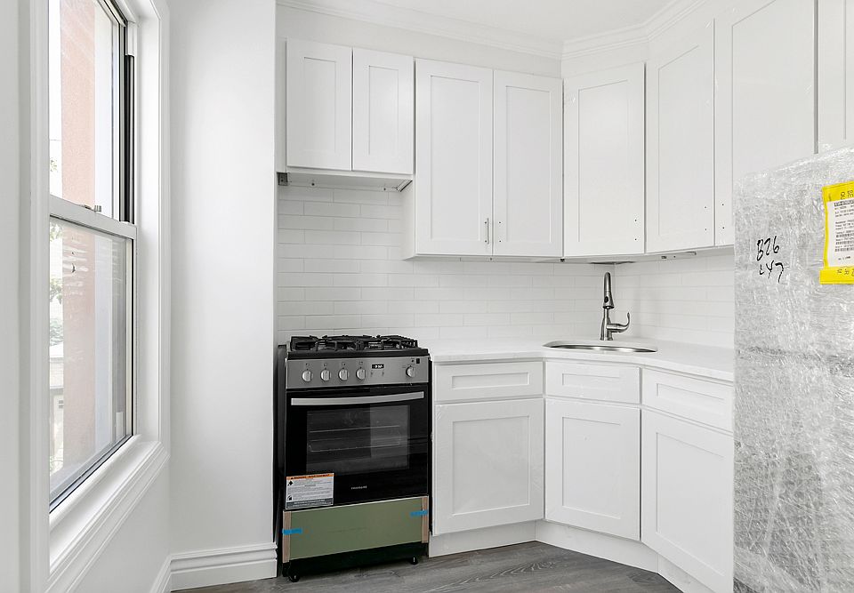 1st image of 24-11 Ditmars Blvd #2F