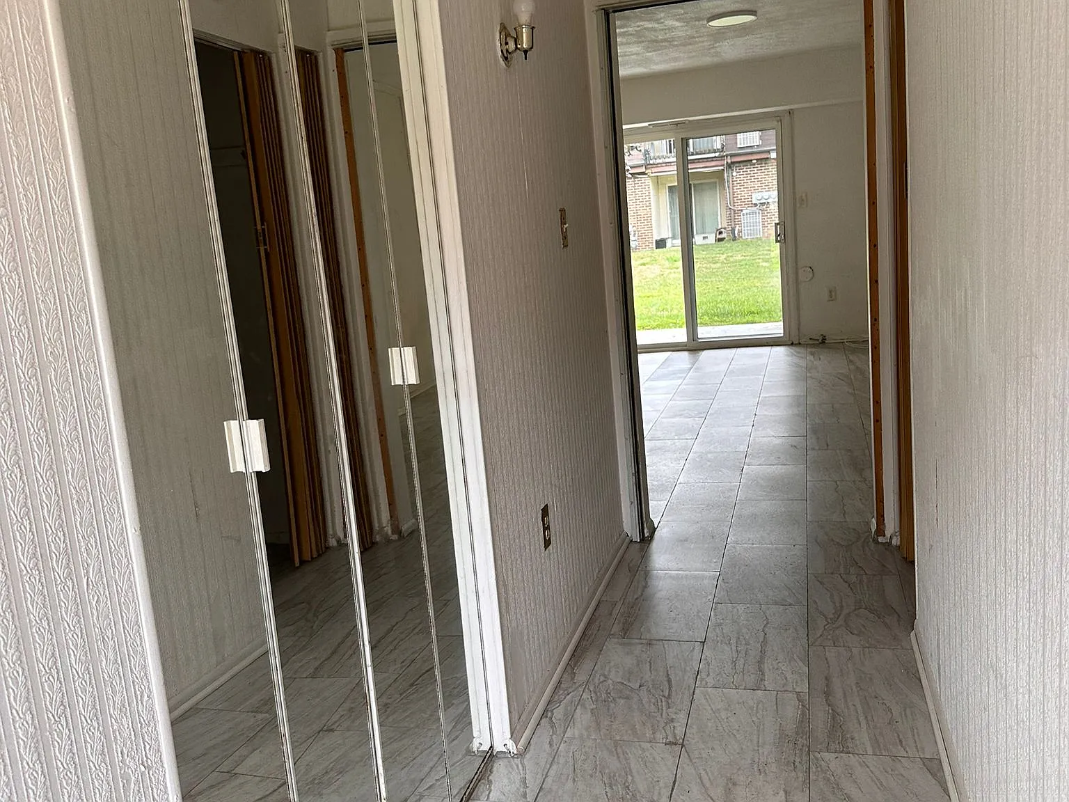 1 bed, 840 sqft, $1,650 — Photo 3