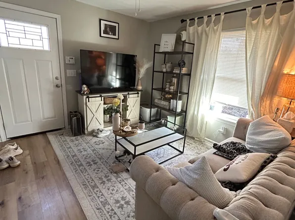 120 Didlake St APT 5, Starkville, MS 39759