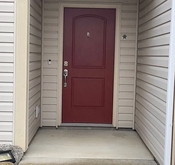 3232 Huxley Dr — Photo 3